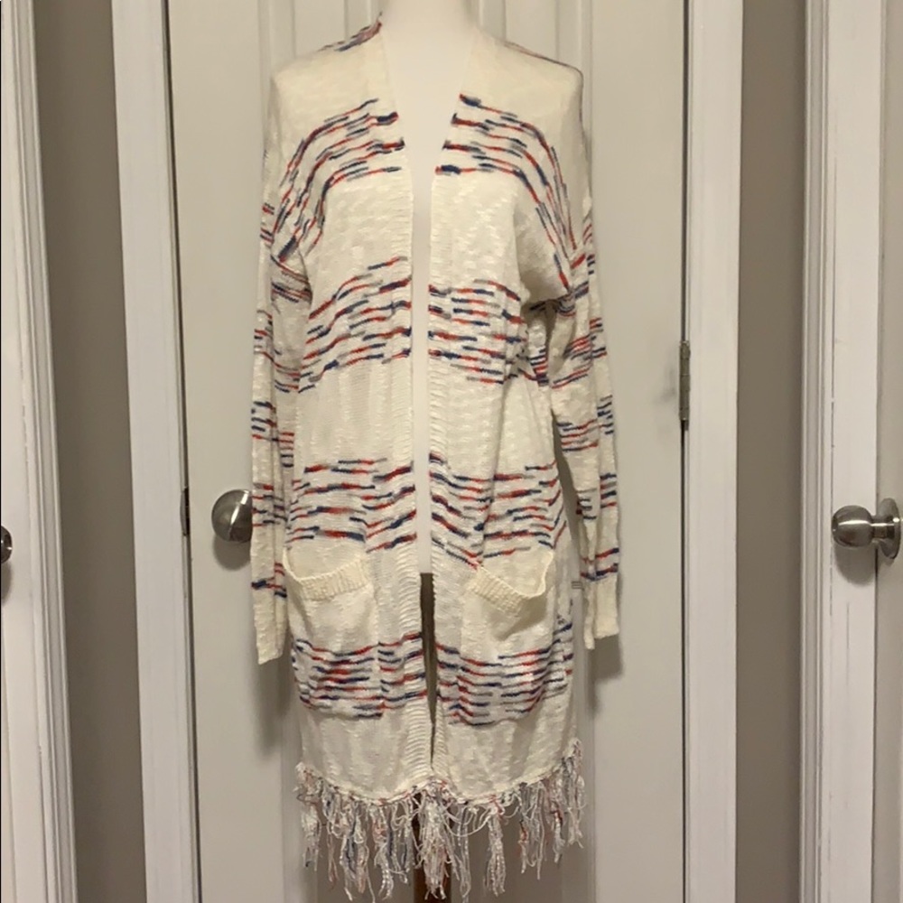 Women’s cardigan sweater-cream w/ pockets & fringe